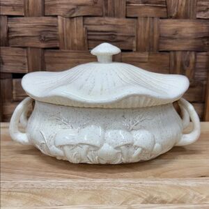 Vintage Arnels Merry Mushroom Large Soup Tureen with Handles and Lid